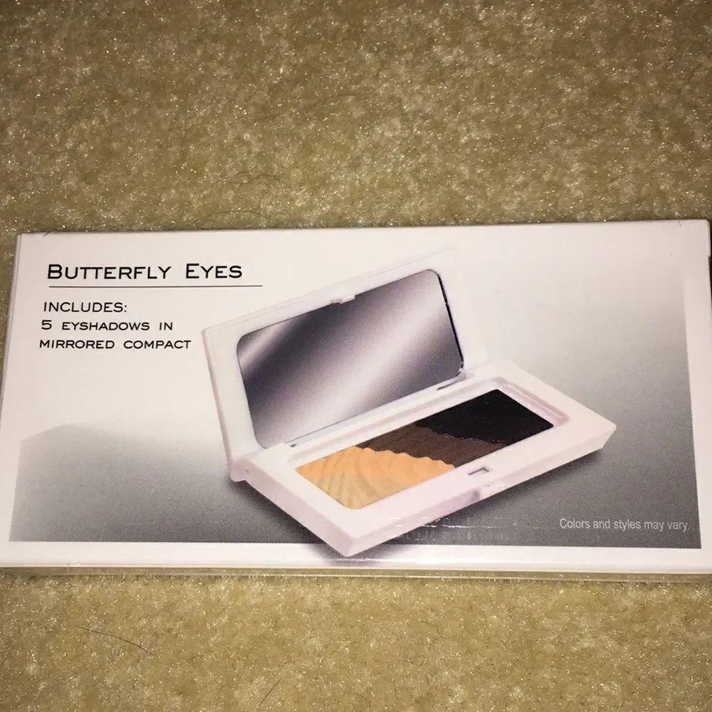 Me make essentials butterfly eyes compact